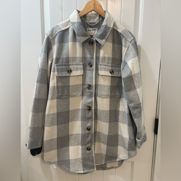 Old Navy Oversized Plaid Soft Brushed Utility Shacket Size Medium - Picture 3 of 5